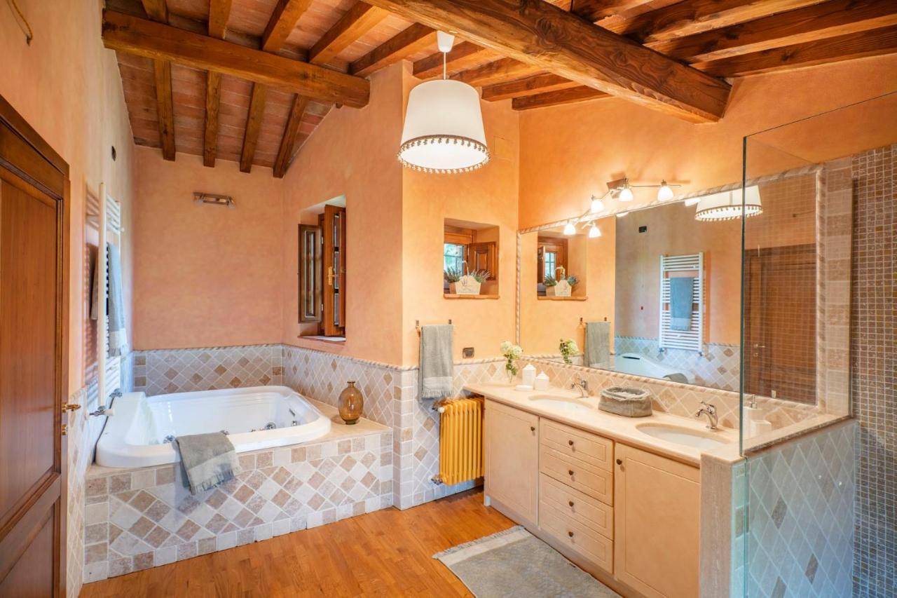 Casa Loretta, Your Luxurious Getaway With Stunning Views Nievole Екстериор снимка